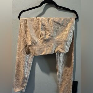 Buffbunny Rosa Legging in Beige Gold Bossy